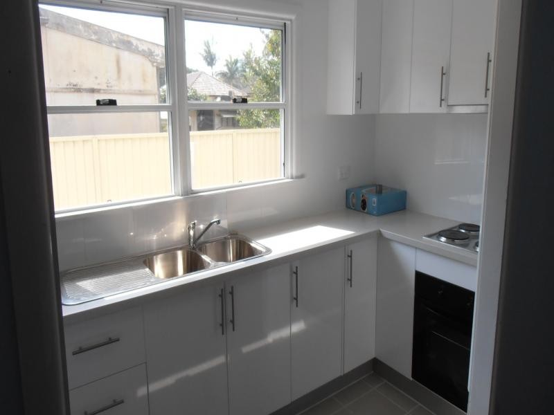 4 COOMA ST, Carramar NSW 2163