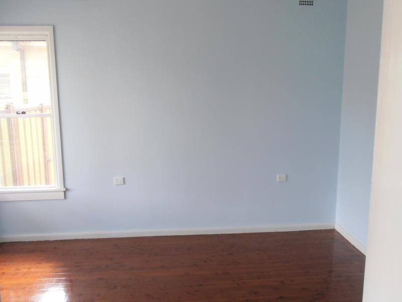 4 COOMA ST, Carramar NSW 2163