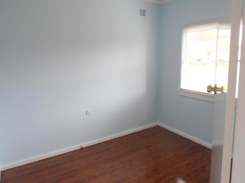 4 COOMA ST, Carramar NSW 2163