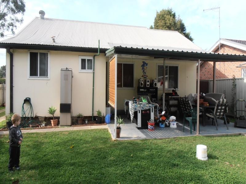1 FOURTH AV, Canley Vale NSW 2166