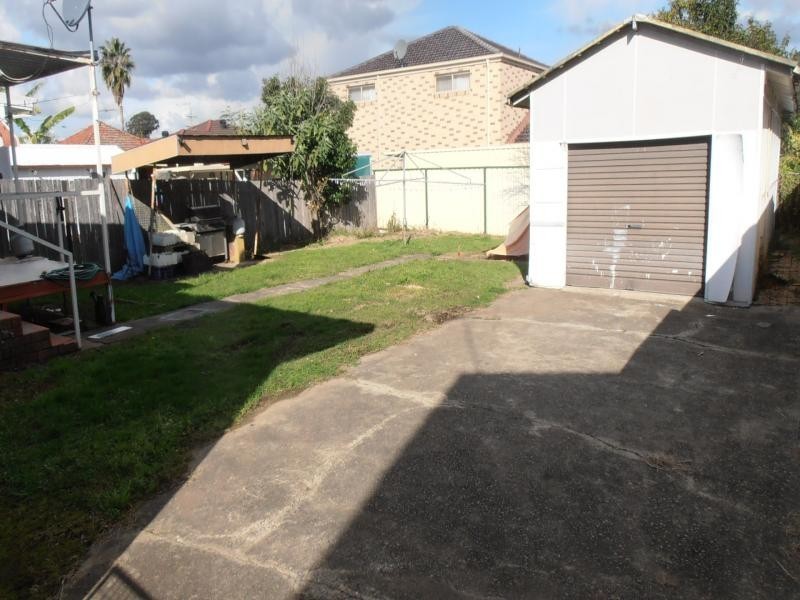 23 JOYCE ST, Fairfield NSW 2165