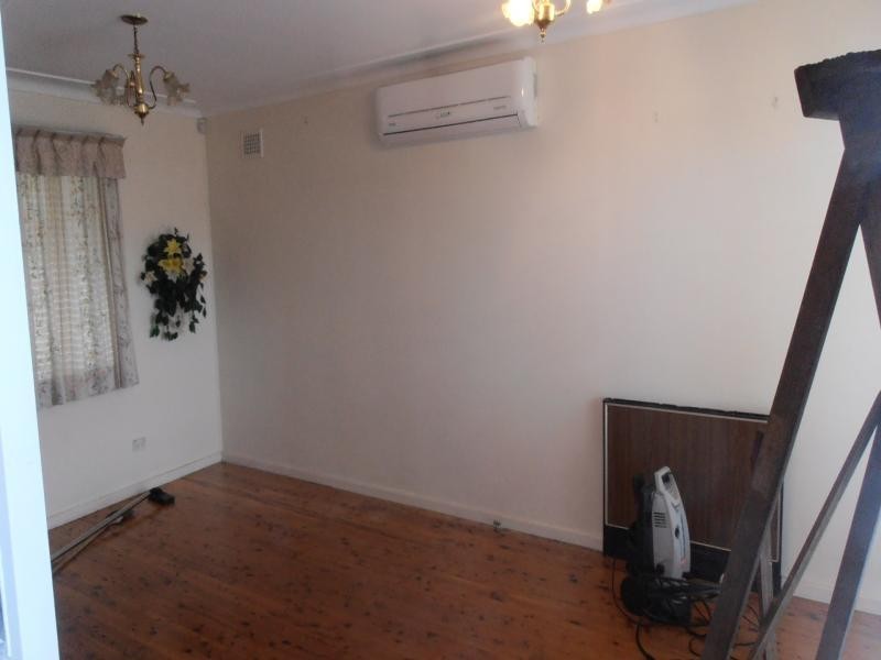 ROYLSTON ST, Fairfield West NSW 2165