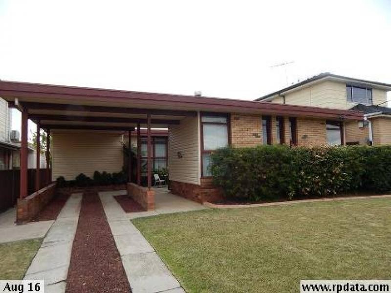 HAMERSLEY STREET, Fairfield West NSW 2165