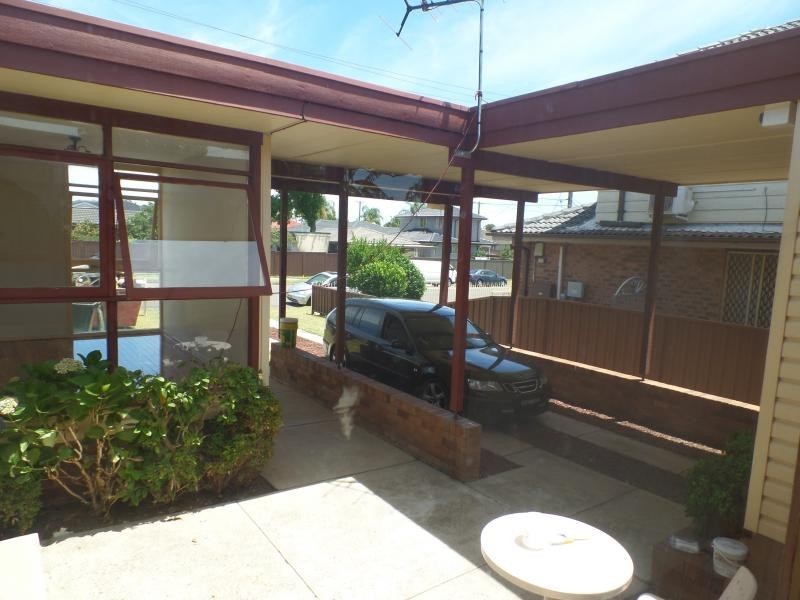 HAMERSLEY STREET, Fairfield West NSW 2165