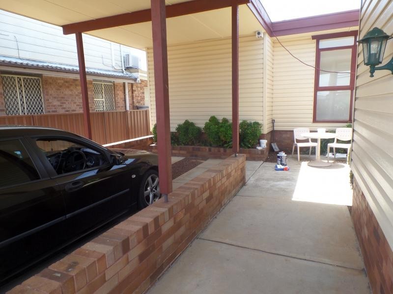 HAMERSLEY STREET, Fairfield West NSW 2165