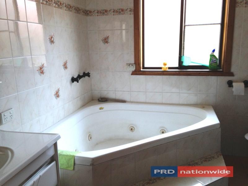 POLDING STREET, Smithfield NSW 2164