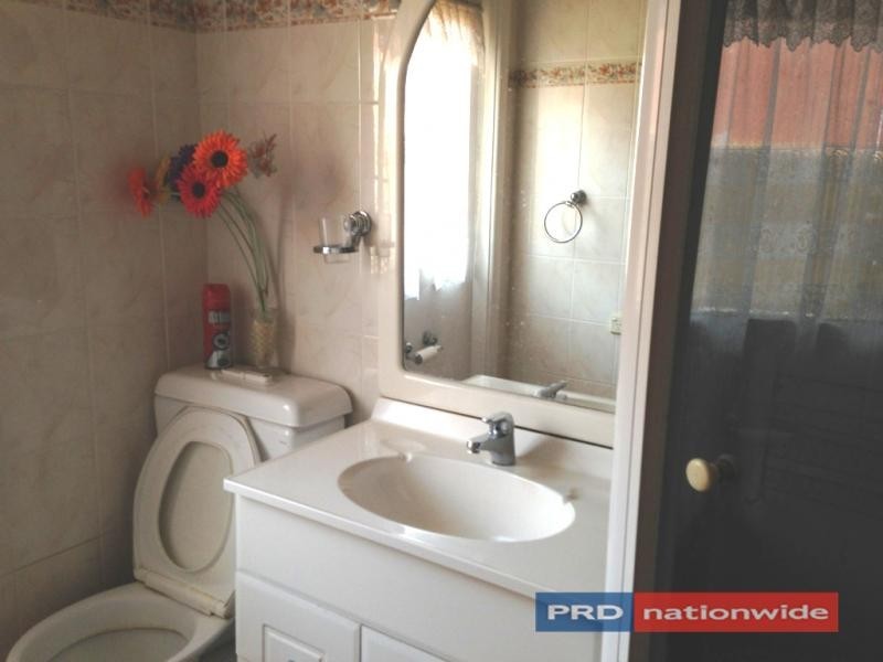 POLDING STREET, Smithfield NSW 2164