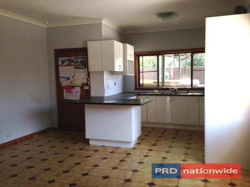 POLDING STREET, Smithfield NSW 2164