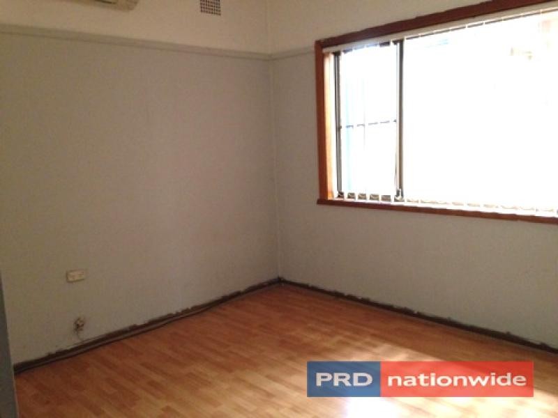 POLDING STREET, Smithfield NSW 2164