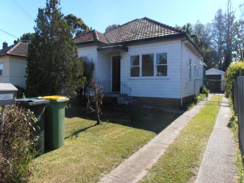 10 JOYCE ST, Fairfield NSW 2165