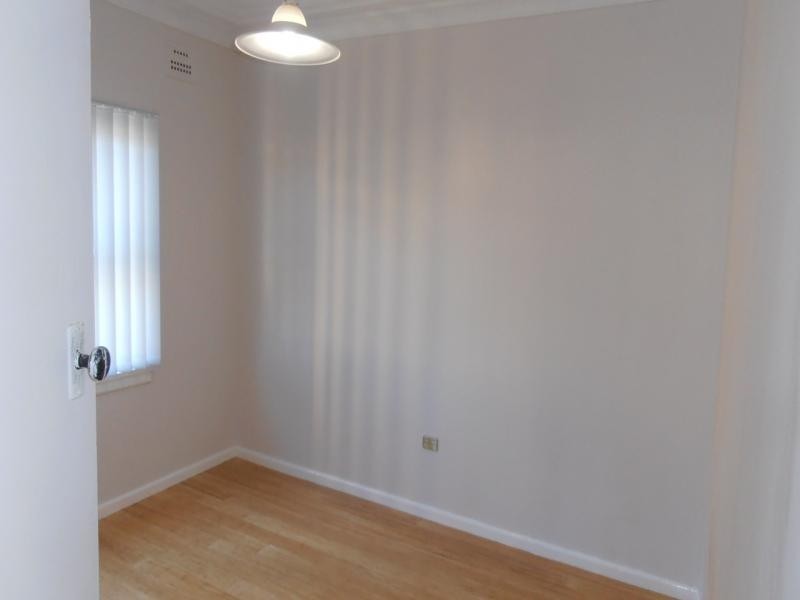 10 JOYCE ST, Fairfield NSW 2165