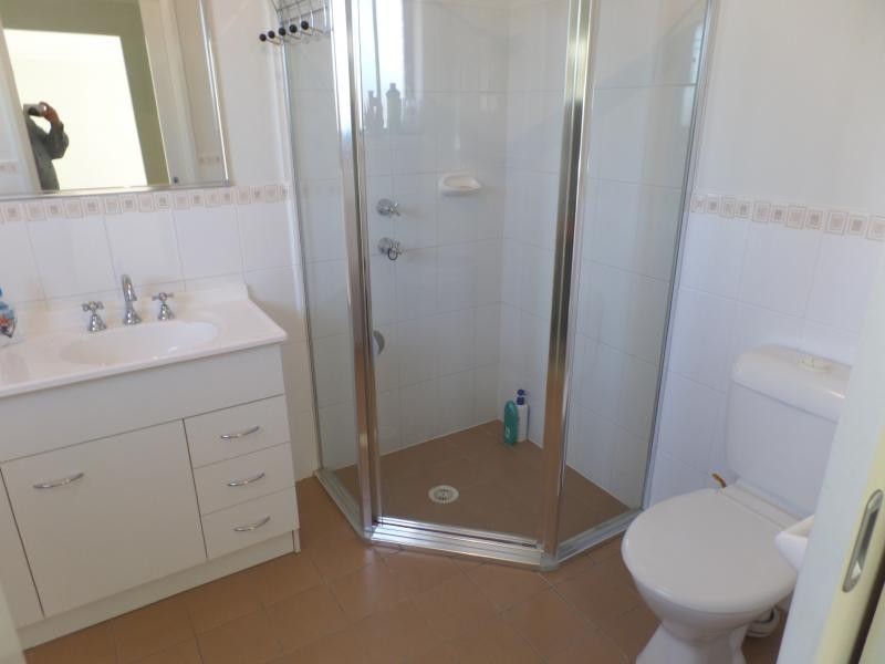 CADMAN AVE, West Hoxton NSW 2171