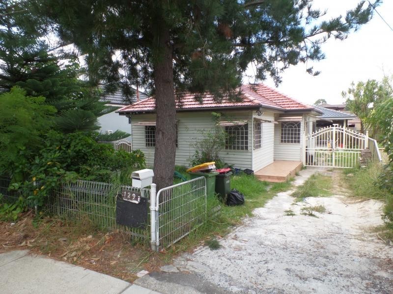 THE AVENUE, Granville NSW 2142