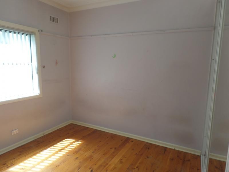 THE AVENUE, Granville NSW 2142