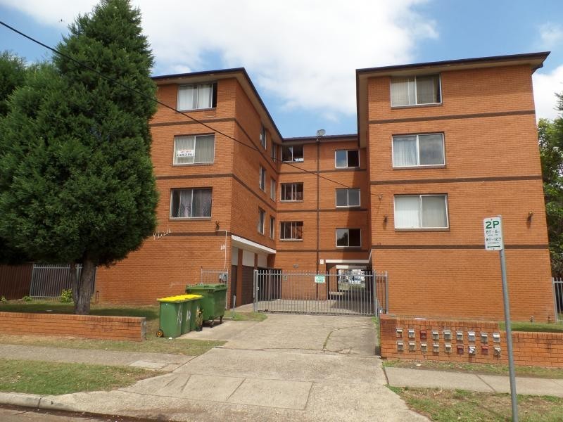 10 FISHER ST, Cabramatta NSW 2166