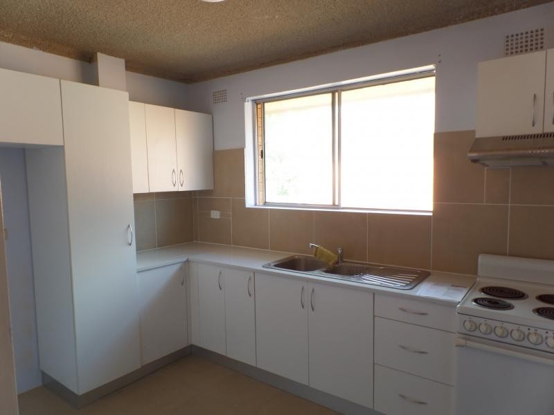 10 FISHER ST, Cabramatta NSW 2166