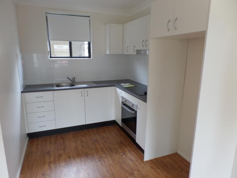 DAMPIER CR, Fairfield West NSW 2165