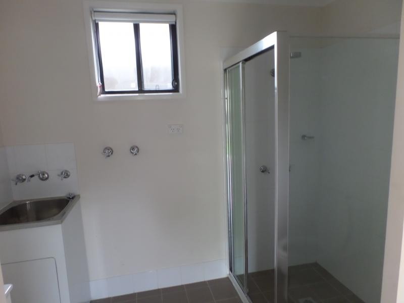DAMPIER CR, Fairfield West NSW 2165