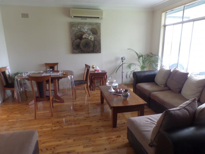 MACDONNELL AV, Fairfield West NSW 2165