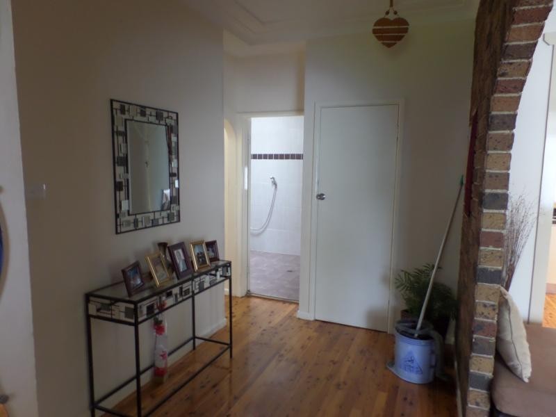 MACDONNELL AV, Fairfield West NSW 2165