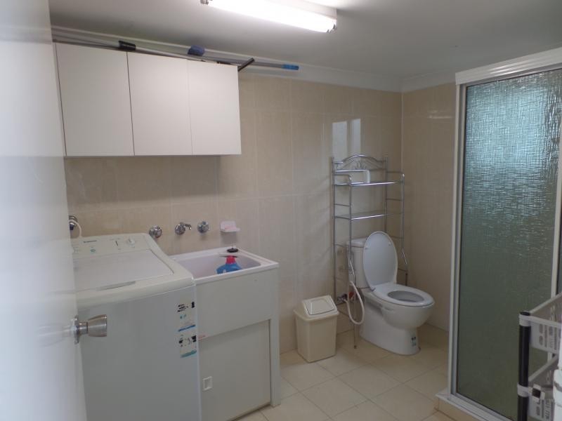 MACDONNELL AV, Fairfield West NSW 2165