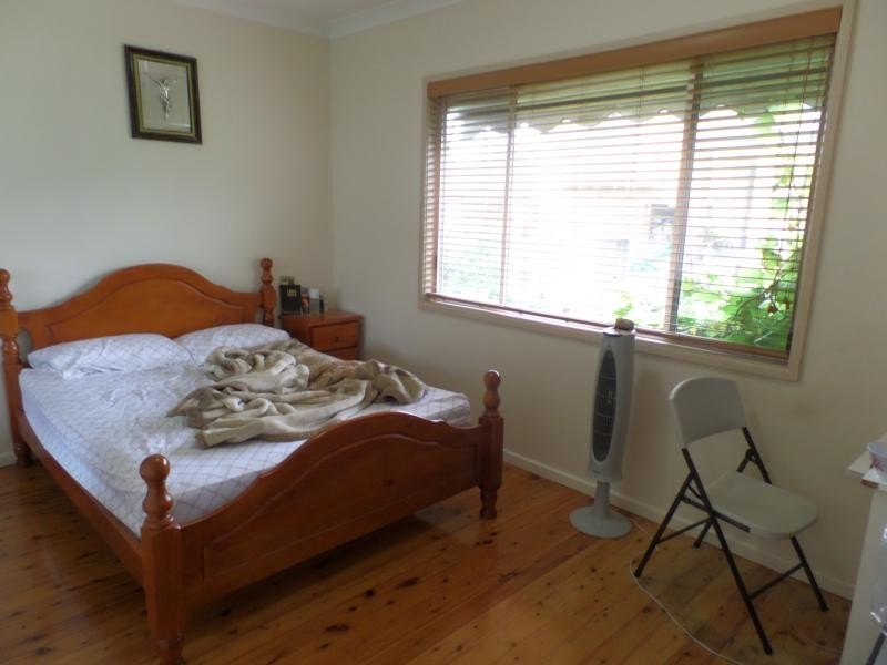 MACDONNELL AV, Fairfield West NSW 2165
