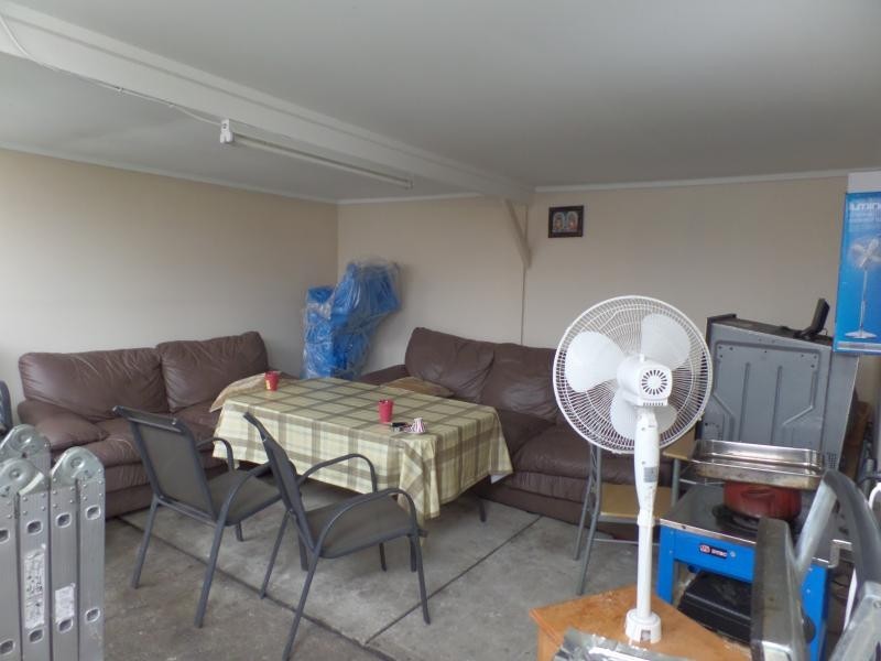 MACDONNELL AV, Fairfield West NSW 2165