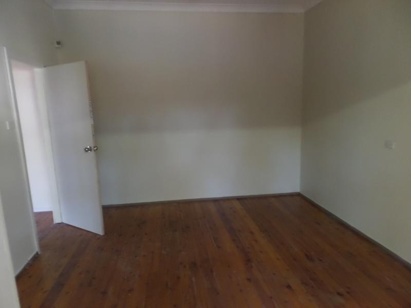 river ave, Fairfield East NSW 2165