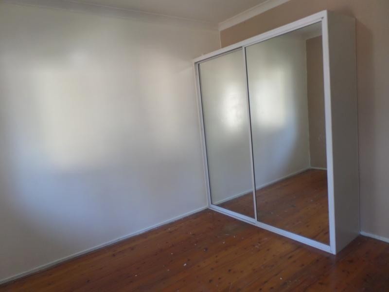 river ave, Fairfield East NSW 2165