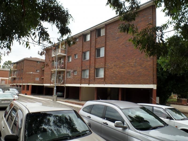 HAMILTON ROAD, Fairfield NSW 2165