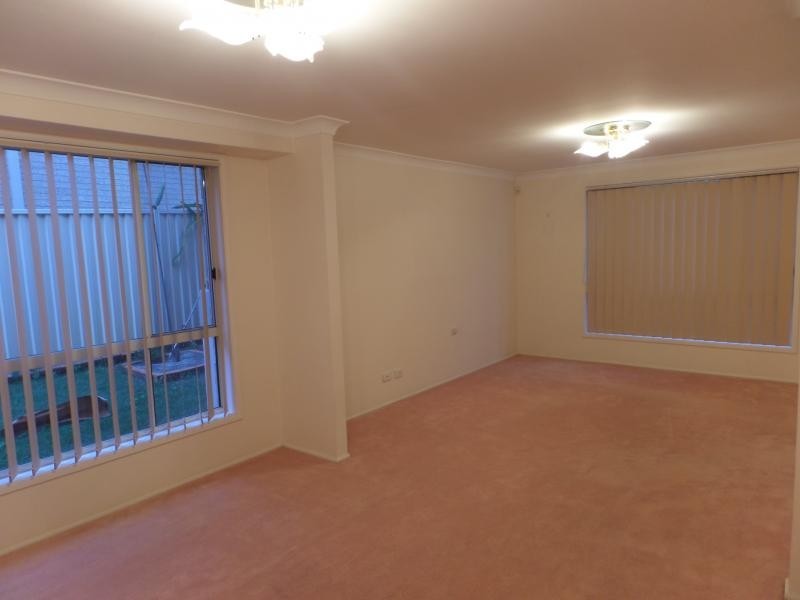 BRONTE CL, West Hoxton NSW 2171