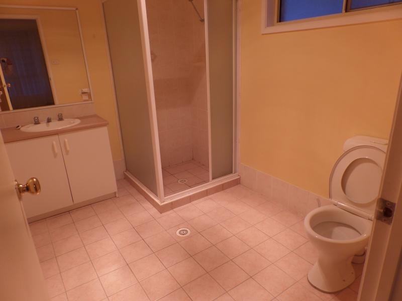 BRONTE CL, West Hoxton NSW 2171