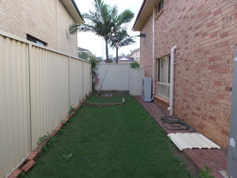 BRONTE CL, West Hoxton NSW 2171