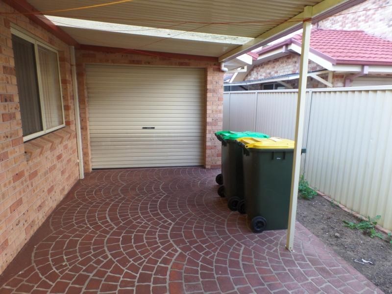 BRONTE CL, West Hoxton NSW 2171