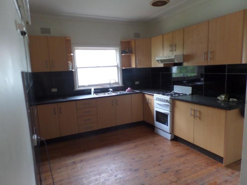 37 GRANVILLE ST, Fairfield NSW 2165