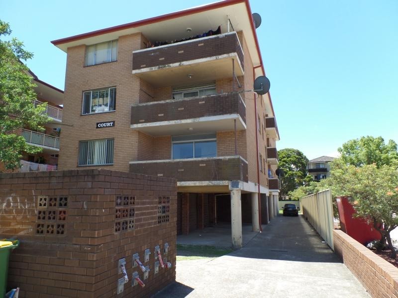 HAMILTON ROAD, Fairfield NSW 2165