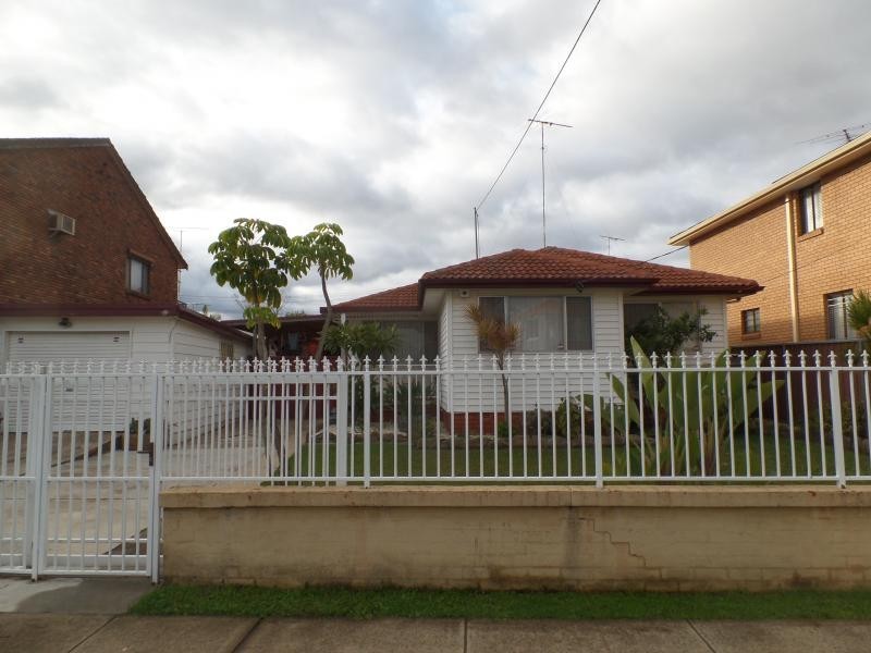 PARKER ST, Fairfield West NSW 2165