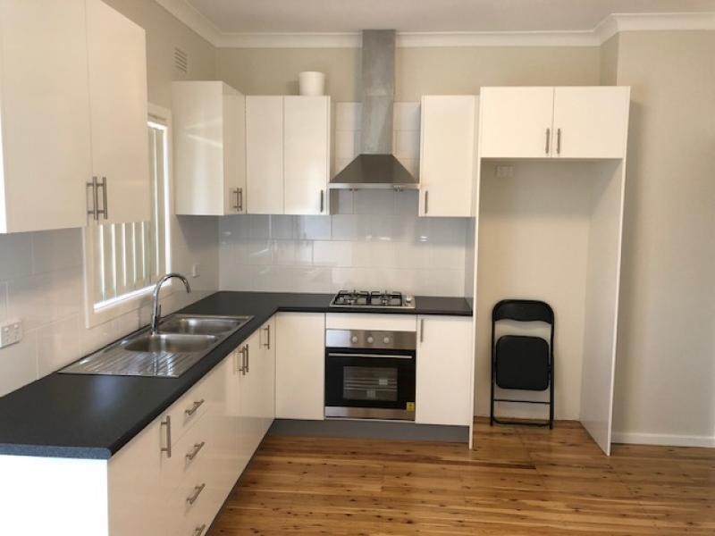 2  NORFOLK AVE, Fairfield West NSW 2165