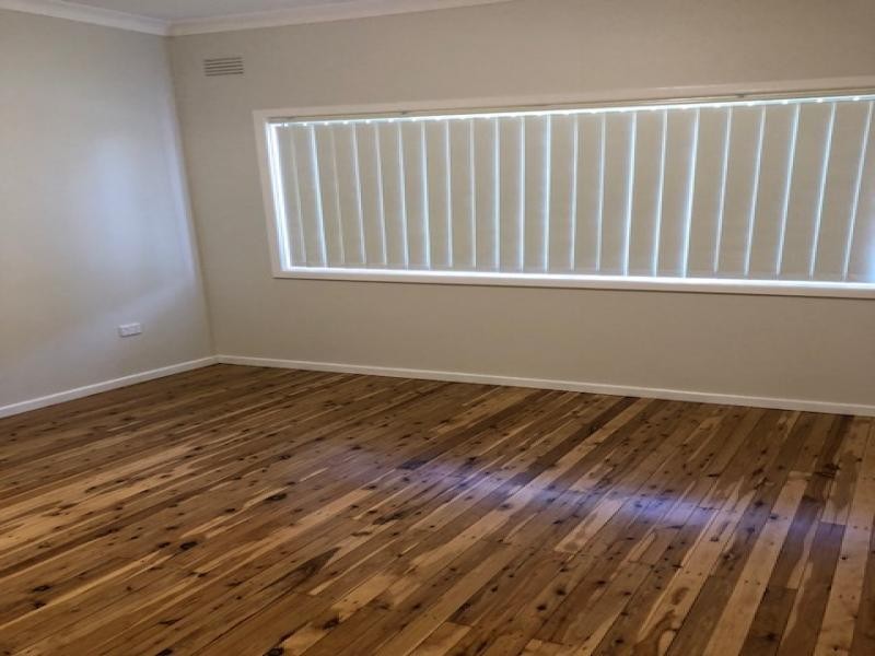 2  NORFOLK AVE, Fairfield West NSW 2165