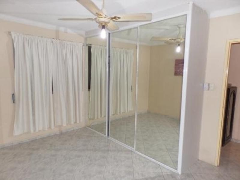 77 HARRIS STREET, Fairfield NSW 2165