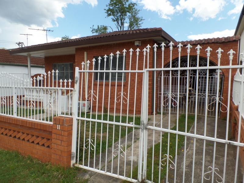 AVISFORD ST, Fairfield NSW 2165