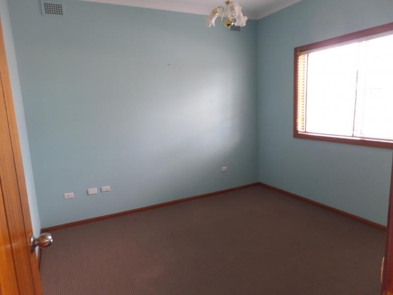 AVISFORD ST, Fairfield NSW 2165