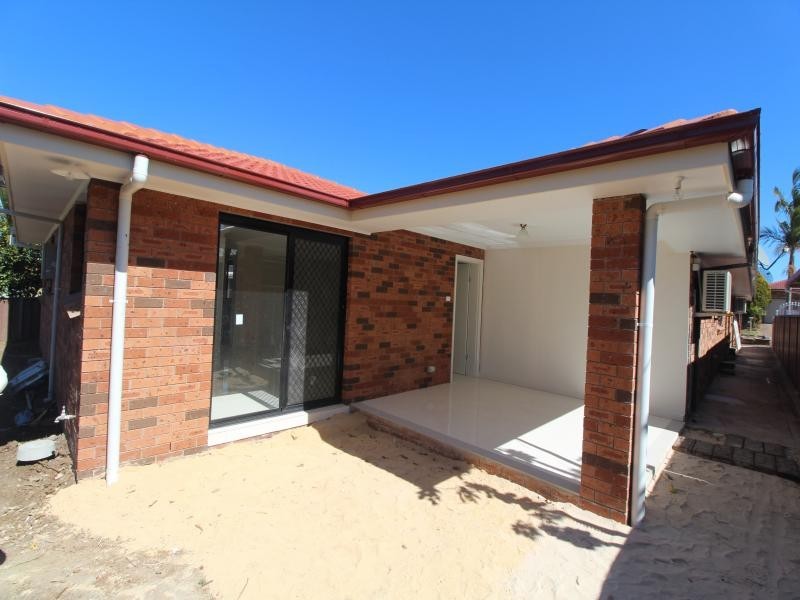 MOHAWK CR, Greenfield Park NSW 2176