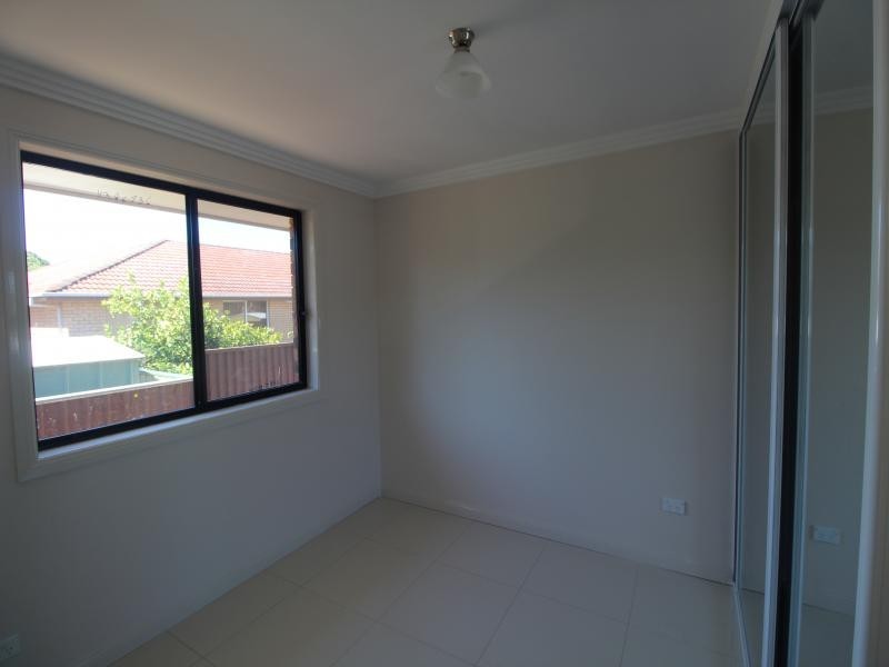 MOHAWK CR, Greenfield Park NSW 2176