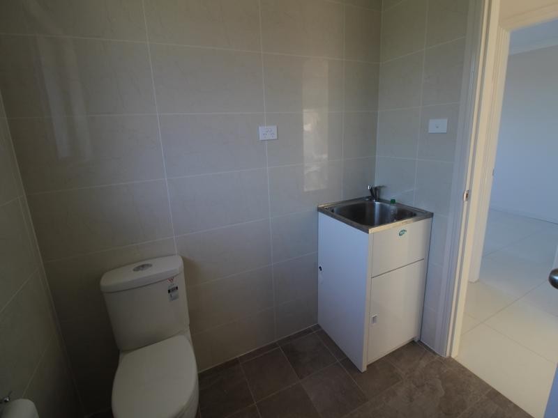 MOHAWK CR, Greenfield Park NSW 2176