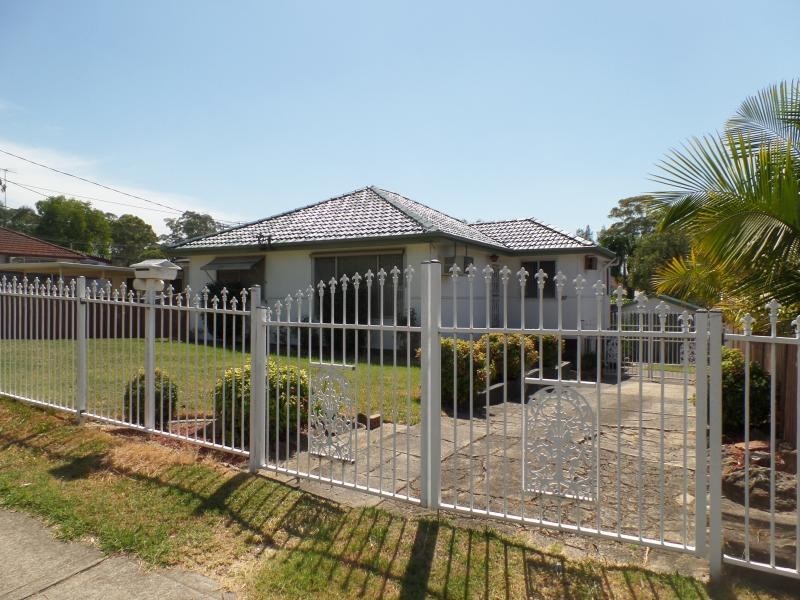 KING RD, Fairfield West NSW 2165