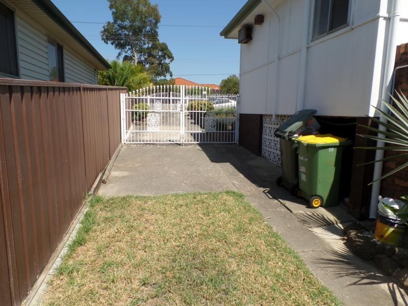 KING RD, Fairfield West NSW 2165