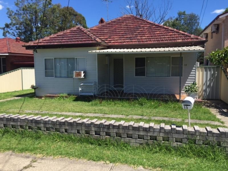 MACQUARIE STREET, Fairfield NSW 2165