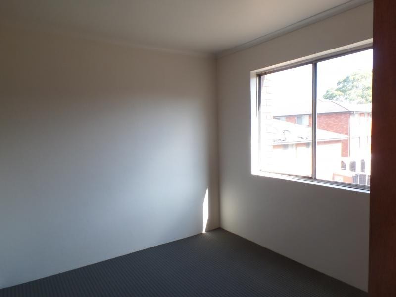 Hamilton Rd, Fairfield NSW 2165