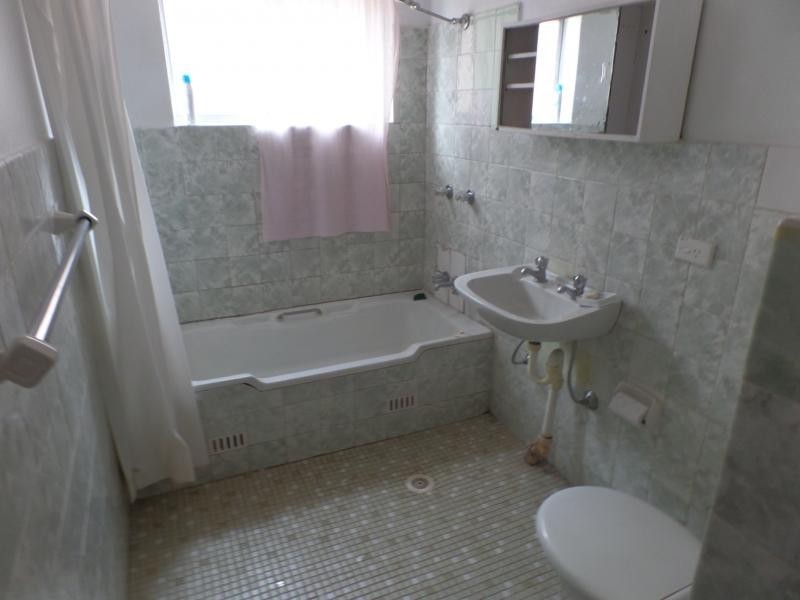 YORK ST, Fairfield NSW 2165